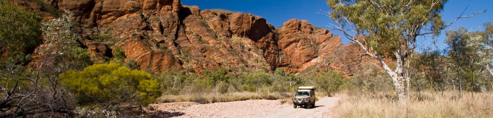 4WD driving in the Australian outback 